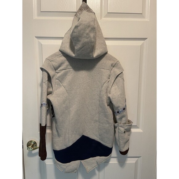 Spirit Halloween Assasins Creed Hooded Jacket Cosplay Gray Teen Large 12-14 NWT - Picture 3 of 16